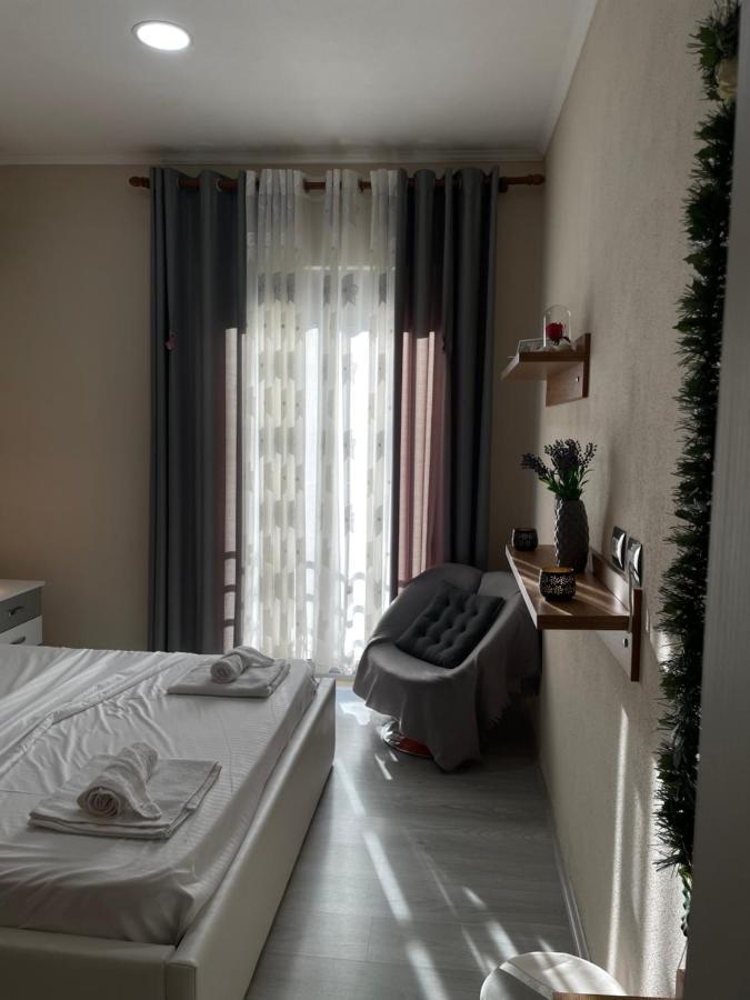 Leilighet Stone City Apartament Gjirokastër